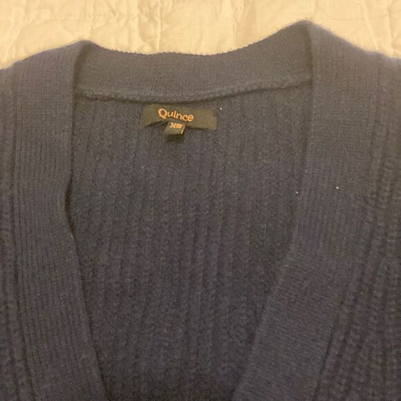 Quince 100% Cashmere Mongolian Oversized Jenni Kayne Boyfriend Cardigan Navy XS - Picture 8 of 9